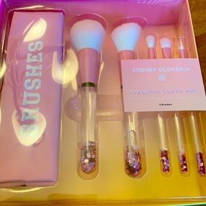 Stoney clover for target collection